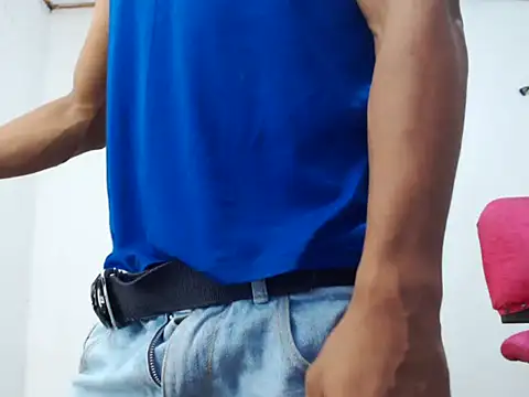 Snapshot of fernandez_latinblackk chatting on January 21, 2025, 5:05 am fernandez latinblackk online show from January 21, 2025, 5:05 am