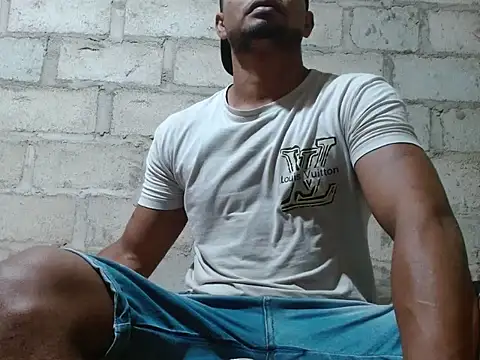 Snapshot of fernandez_latinblackk chatting on October 31, 2025, 5:30 am fernandez latinblackk online show from October 31, 2025, 5:30 am