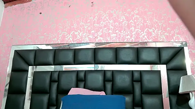 Snapshot of Sofia_martiin chatting on October 18, 2025, 3:09 am Sofia martiin online show from October 18, 2025, 3:09 am