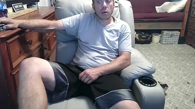 Snapshot of ScubaStevex chatting on September 30, 2025, 7:13 am ScubaStevex online show from September 30, 2025, 7:13 am