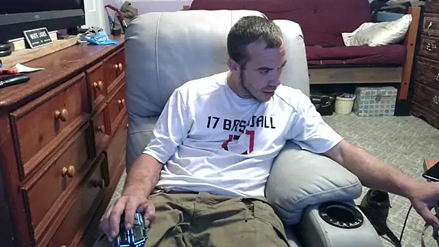 Snapshot of ScubaStevex chatting on October 1, 2025, 1:33 am ScubaStevex online show from October 1, 2025, 1:33 am