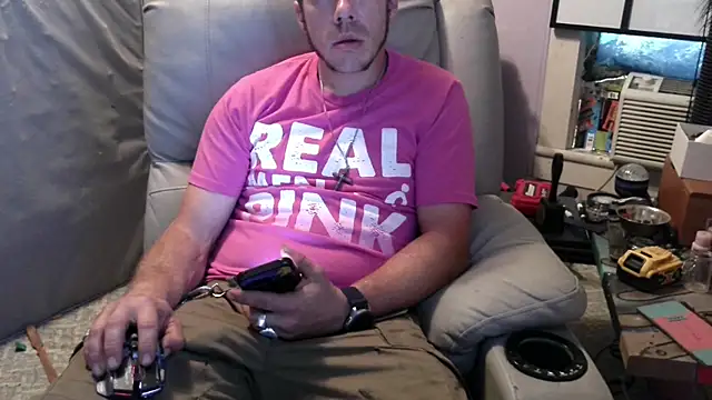 Snapshot of ScubaStevex chatting on October 8, 2025, 2:36 pm ScubaStevex online show from October 8, 2025, 2:36 pm