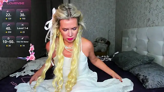 Snapshot of Luna__Lewis chatting on January 29, 2025, 11:20 am Luna  Lewis online show from January 29, 2025, 11:20 am