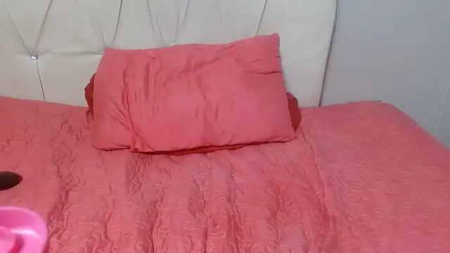 AuntyBigMadam87 online show from September 16, 2025, 6:42 pm