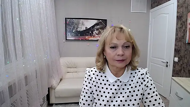 Snapshot of Milla_Cutie18 chatting on December 2, 2024, 9:35 am Milla Cutie18 online show from December 2, 2024, 9:35 am