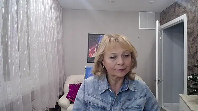 Snapshot of Milla_Cutie18 chatting on December 13, 2024, 6:31 am Milla Cutie18 online show from December 13, 2024, 6:31 am