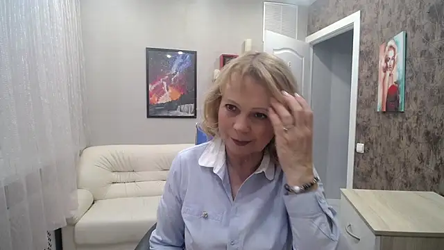 Snapshot of Milla_Cutie18 chatting on January 15, 2025, 5:50 am Milla Cutie18 online show from January 15, 2025, 5:50 am