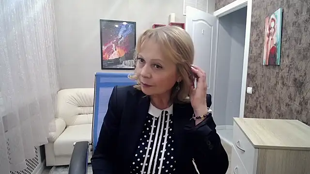 Snapshot of Milla_Cutie18 chatting on January 23, 2025, 8:57 am Milla Cutie18 online show from January 23, 2025, 8:57 am