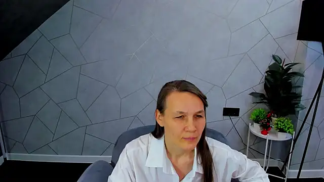 Snapshot of Lillian_White chatting on December 18, 2024, 8:09 am Lillian White online show from December 18, 2024, 8:09 am