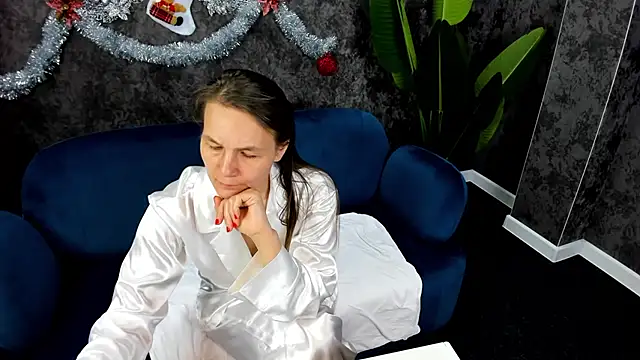 Snapshot of Lillian_White chatting on December 29, 2024, 7:17 am Lillian White online show from December 29, 2024, 7:17 am