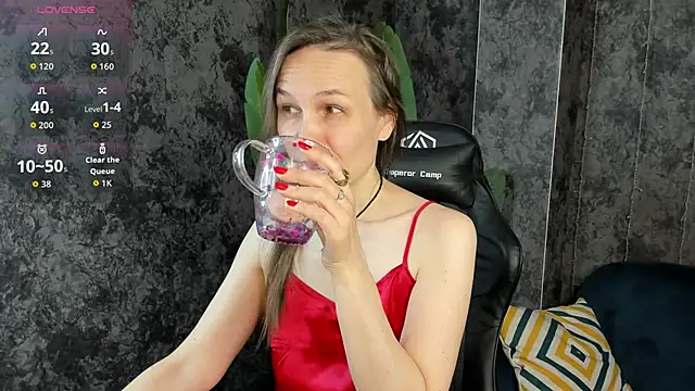 Lillian White online show from May 12, 2026, 1:03 am