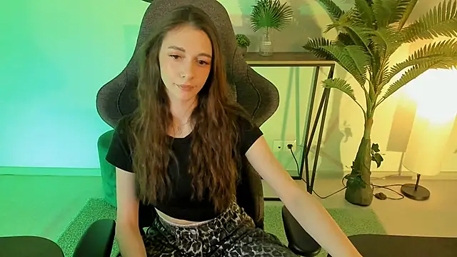 AveAngela online show from December 6, 2024, 6:28 pm