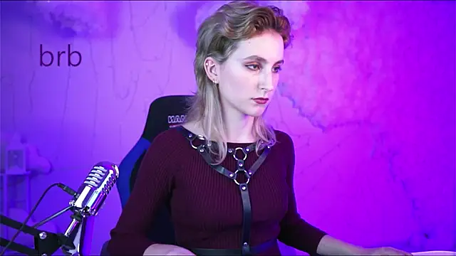 LuxRayi online show from January 5, 2025, 9:57 pm