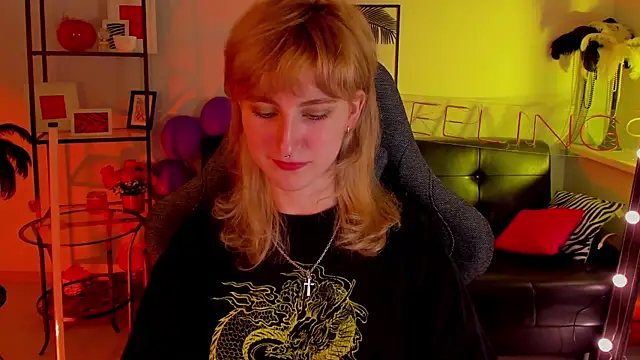 LuxRayi online show from January 6, 2025, 6:10 pm