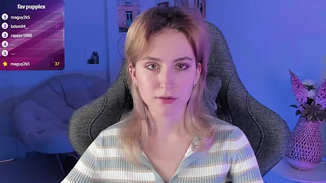 LuxRayi online show from February 25, 2025, 5:58 pm