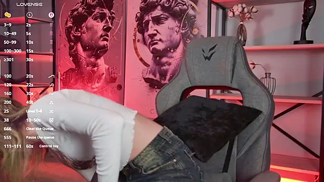 LuxRayi online show from December 2, 2025, 2:28 am