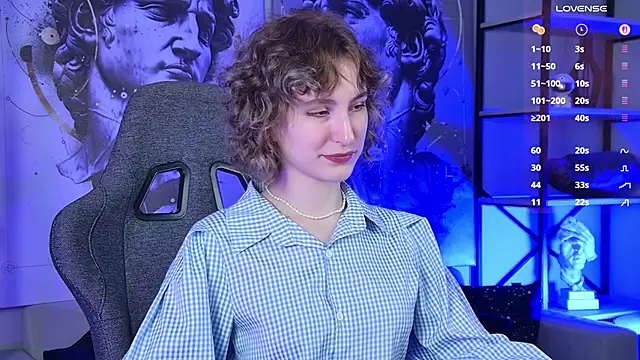 Snapshot of LuxRayi chatting on February 7, 2026, 3:21 am LuxRayi online show from February 7, 2026, 3:21 am