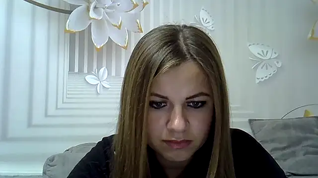 TinaFun4u online show from November 18, 2025, 8:35 pm