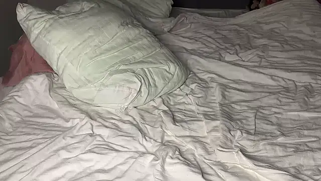 Snapshot of fluffy_bunnyxxx chatting on October 18, 2025, 8:42 pm fluffy bunnyxxx online show from October 18, 2025, 8:42 pm