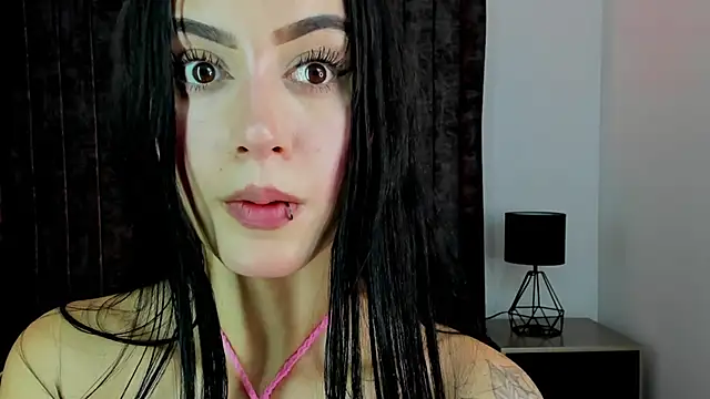 Snapshot of NataGarcia chatting on December 10, 2024, 3:33 pm NataGarcia online show from December 10, 2024, 3:33 pm