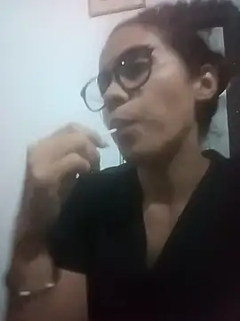 02julieta online show from December 18, 2024, 2:42 am