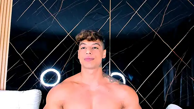 Snapshot of Owen_Muzcle chatting on October 1, 2025, 4:35 pm Owen Muzcle online show from October 1, 2025, 4:35 pm