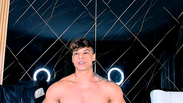 Snapshot of Owen_Muzcle chatting on October 15, 2025, 4:12 am Owen Muzcle online show from October 15, 2025, 4:12 am