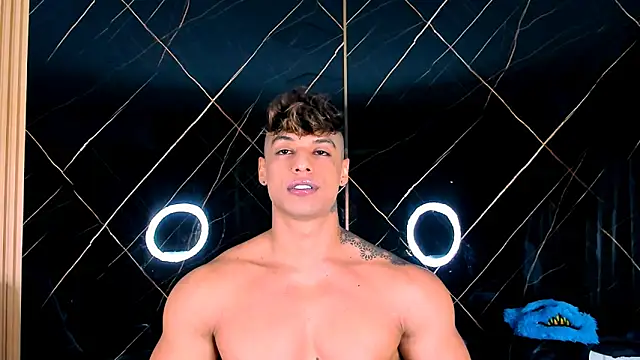 Snapshot of Owen_Muzcle chatting on October 22, 2025, 4:02 am Owen Muzcle online show from October 22, 2025, 4:02 am