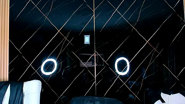 Snapshot of Owen_Muzcle chatting on October 25, 2025, 4:20 am Owen Muzcle online show from October 25, 2025, 4:20 am