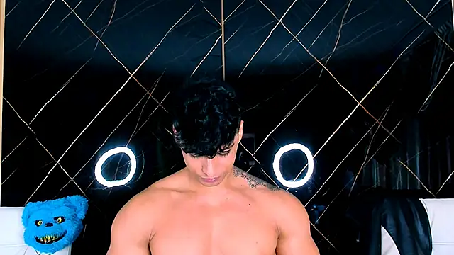 Snapshot of Owen_Muzcle chatting on October 28, 2025, 11:51 pm Owen Muzcle online show from October 28, 2025, 11:51 pm