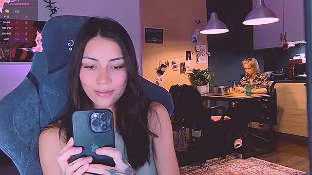 Snapshot of KatiKate chatting on October 18, 2025, 5:25 pm KatiKate online show from October 18, 2025, 5:25 pm