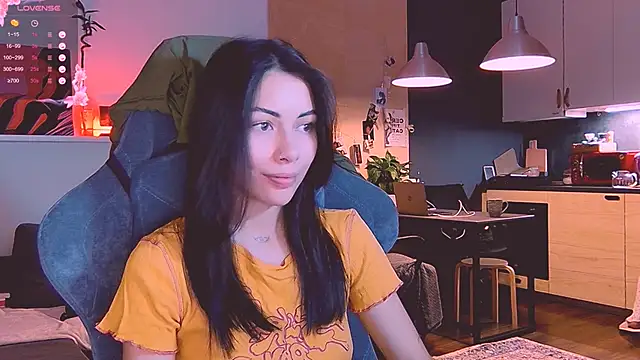 Snapshot of KatiKate chatting on October 27, 2025, 6:12 pm KatiKate online show from October 27, 2025, 6:12 pm