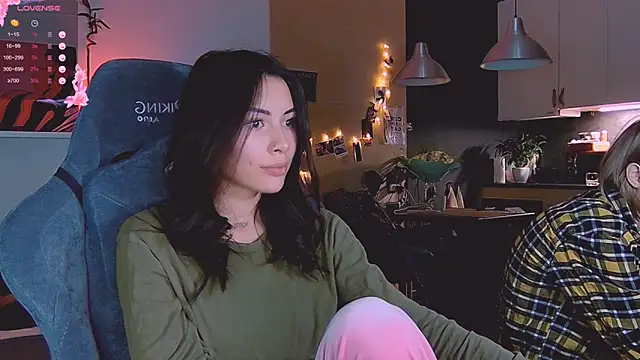 Snapshot of KatiKate chatting on October 30, 2025, 7:03 pm KatiKate online show from October 30, 2025, 7:03 pm