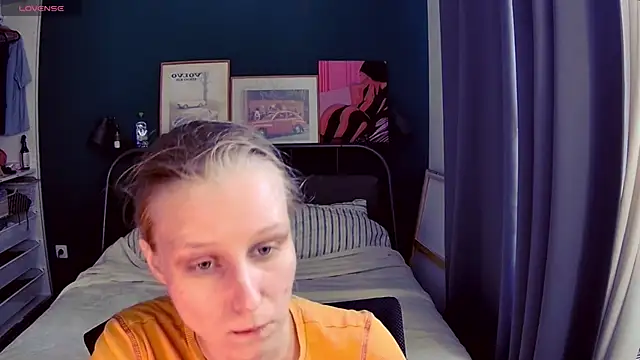 KatiKate online show from June 14, 2026, 2:52 pm