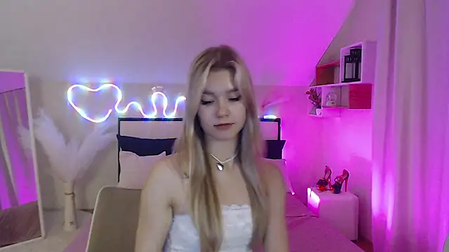 Snapshot of BattyMelody chatting on December 7, 2024, 6:26 pm BattyMelody online show from December 7, 2024, 6:26 pm