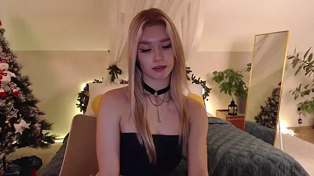 Snapshot of BattyMelody chatting on December 13, 2024, 7:43 pm BattyMelody online show from December 13, 2024, 7:43 pm