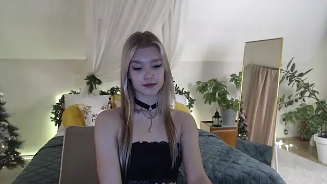 Snapshot of BattyMelody chatting on December 20, 2024, 11:05 pm BattyMelody online show from December 20, 2024, 11:05 pm