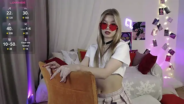 Snapshot of BattyMelody chatting on March 2, 2025, 8:50 pm BattyMelody online show from March 2, 2025, 8:50 pm