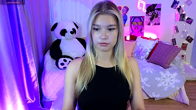 Snapshot of BattyMelody chatting on September 19, 2025, 10:16 am BattyMelody online show from September 19, 2025, 10:16 am