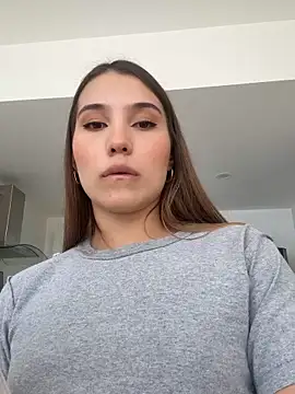 Snapshot of SophieRaily_ chatting on October 2, 2025, 6:59 pm SophieRaily  online show from October 2, 2025, 6:59 pm