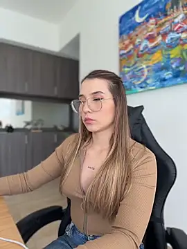 SophieRaily  online show from March 30, 2026, 8:43 pm