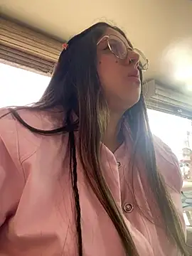 girl anni online show from January 24, 2025, 9:47 pm