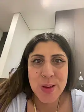 girl anni online show from January 26, 2025, 8:03 am
