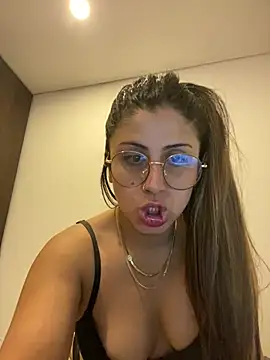 girl anni online show from January 31, 2025, 2:04 am
