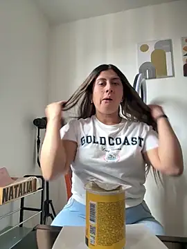 girl anni online show from November 5, 2025, 5:13 pm