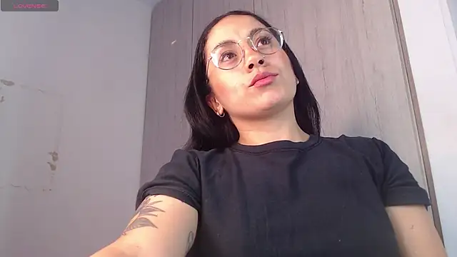 LilaFisher online show from January 9, 2025, 11:47 am
