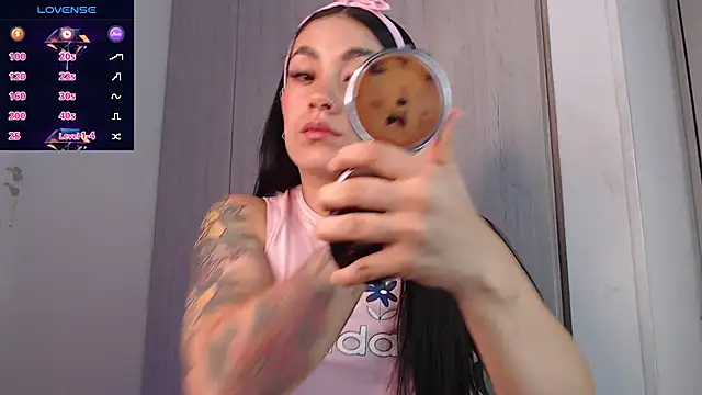 LilaFisher online show from January 17, 2025, 11:38 am