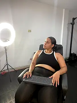 Violetrousse online show from September 15, 2025, 7:25 pm