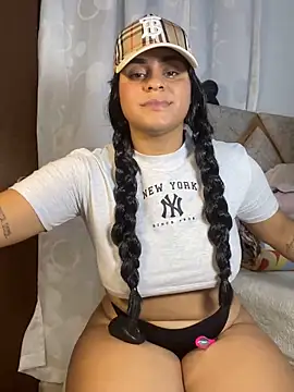 Violetrousse online show from November 8, 2025, 8:29 pm