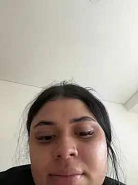 alissonfernandez  online show from January 1, 2025, 6:38 pm